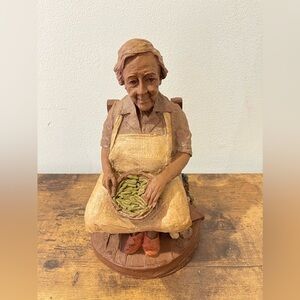 Vintage/Retired 1981 Nellie, Tom Clark Country Folk Figurine